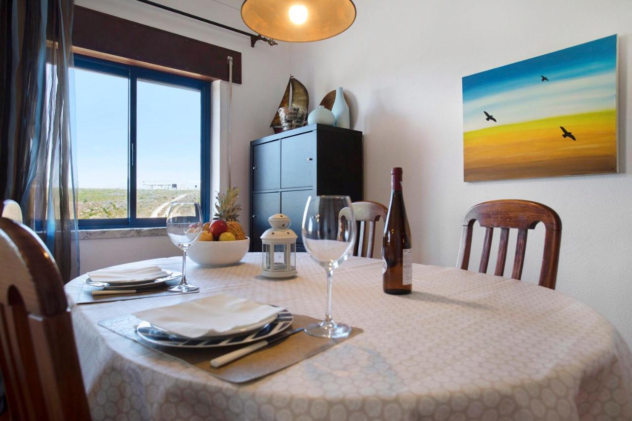 Sao Bernardino Beach House Atouguia Da Baleia Bagian luar foto
