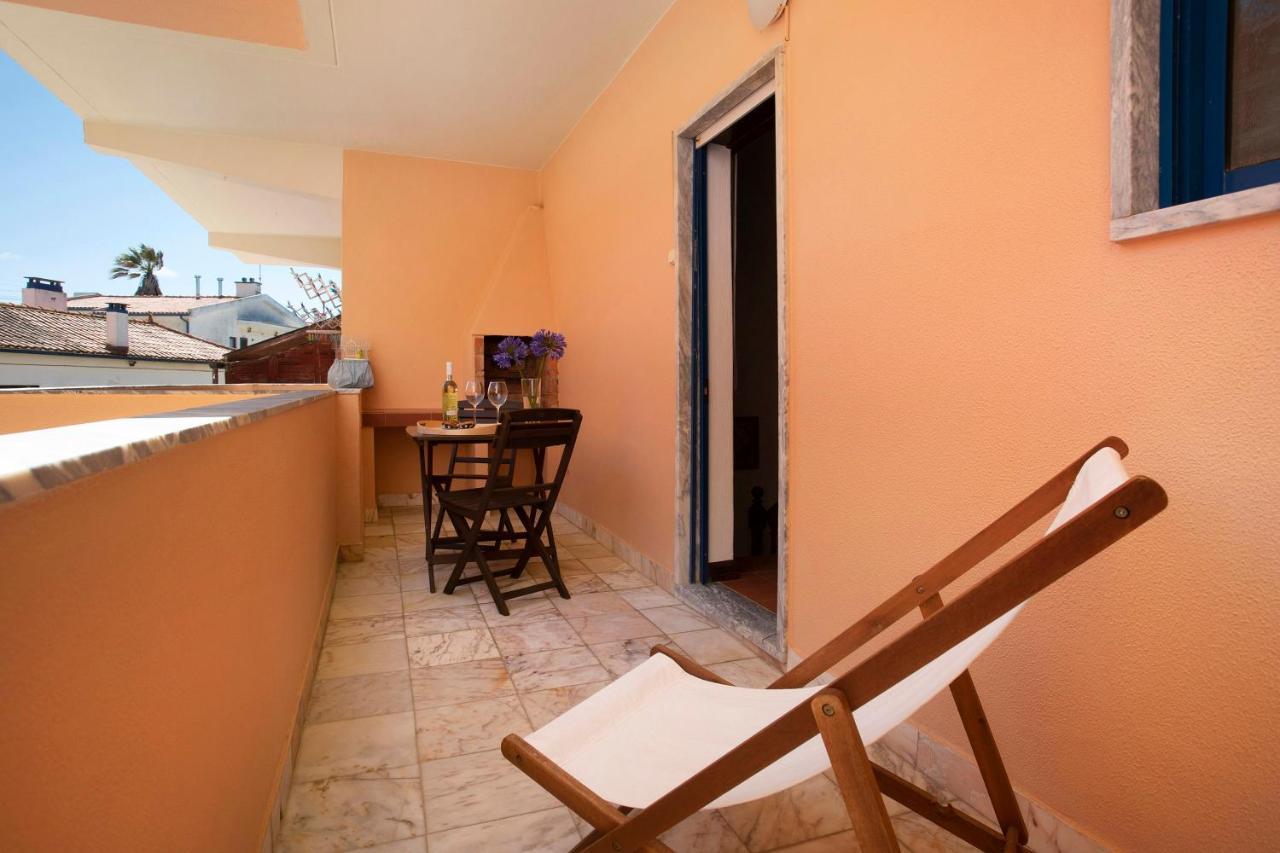 Sao Bernardino Beach House Atouguia Da Baleia Bagian luar foto